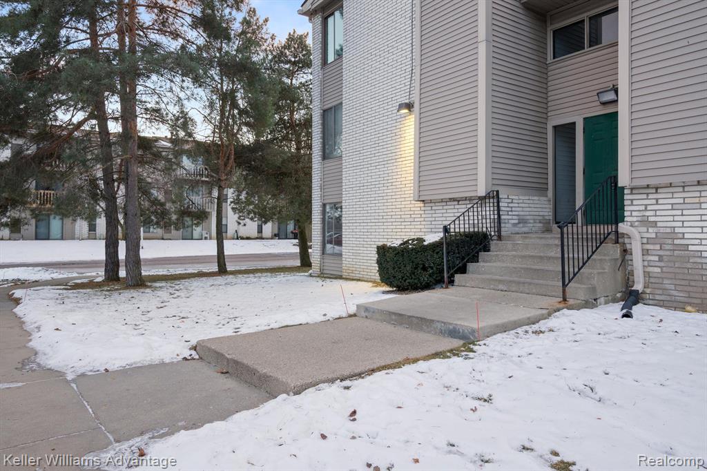 31993 W 12 MILE Road, 313, Farmington Hills, MI 48334 — Photo 27