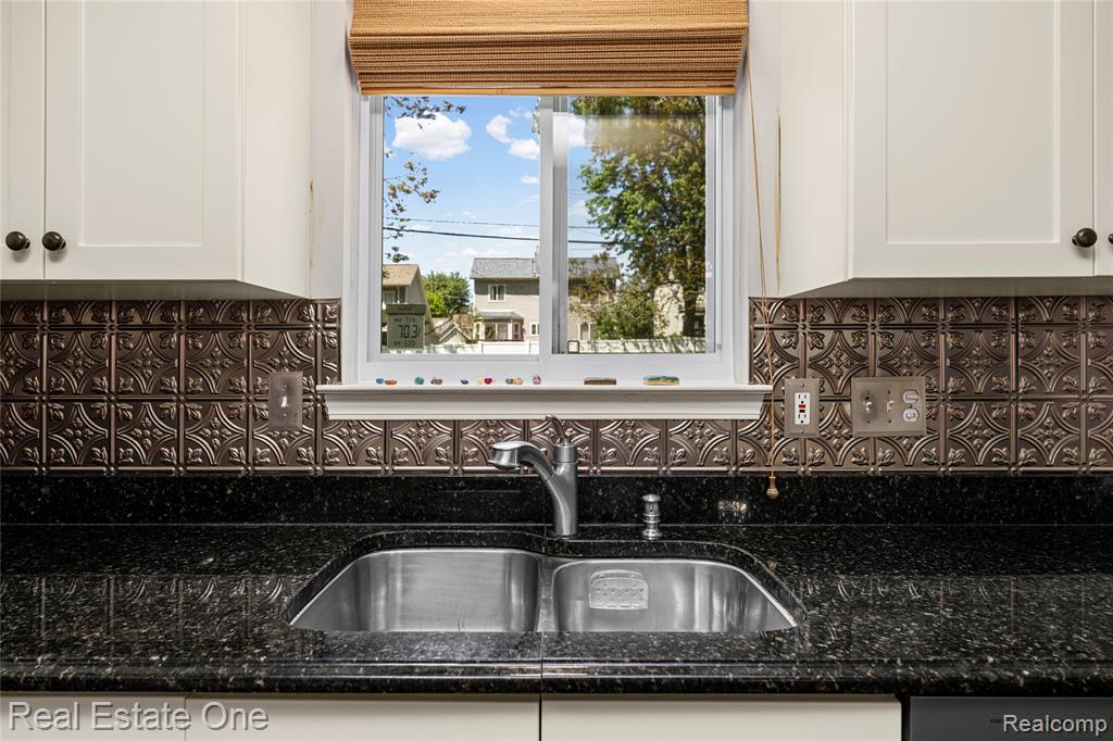 344 N Lake Angelus Road, Auburn Hills, MI 48326 — Photo 22