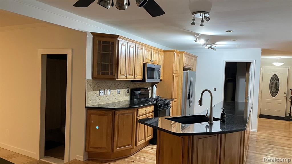1075 Lalond Avenue, Waterford, MI 48327 — Photo 5