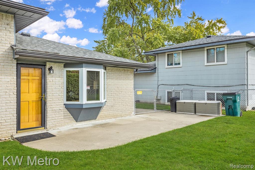 431 KINROSS Avenue, Clawson, MI — Photo 22