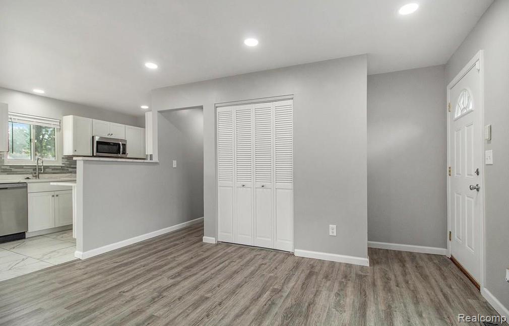 35381 Dern Drive, Brownstown, MI — Photo 5