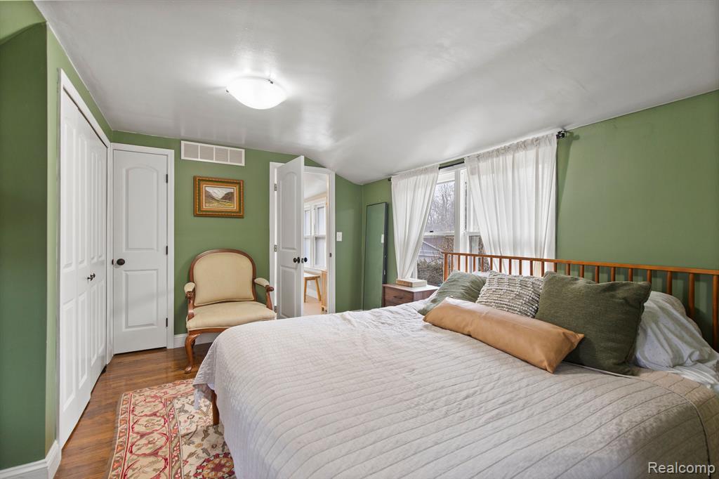 716 WOODLAWN Avenue, Royal Oak, MI 48073 — Photo 17