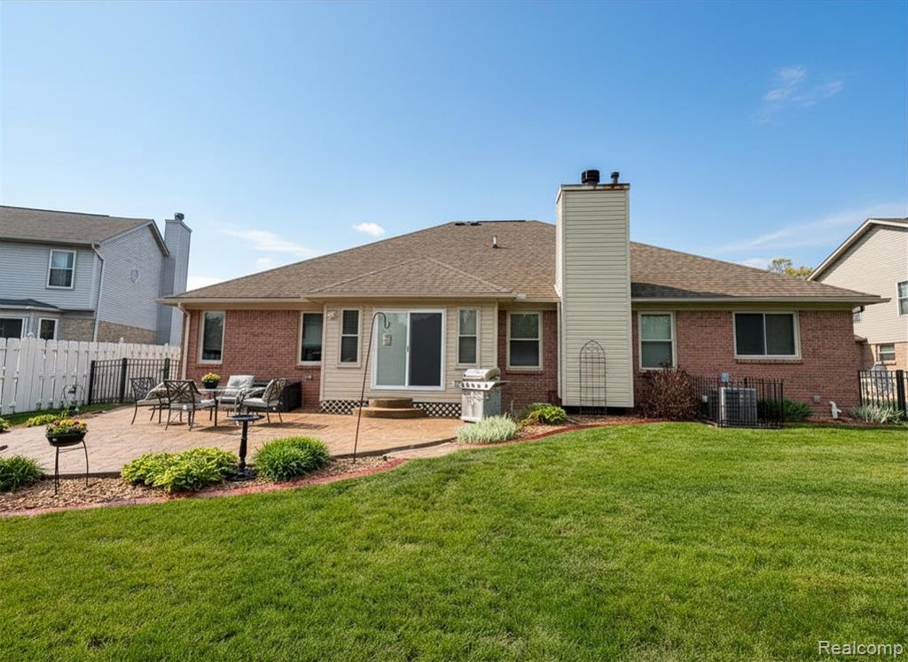 23601 Oakleigh Avenue, Woodhaven, MI 48183 — Photo 5