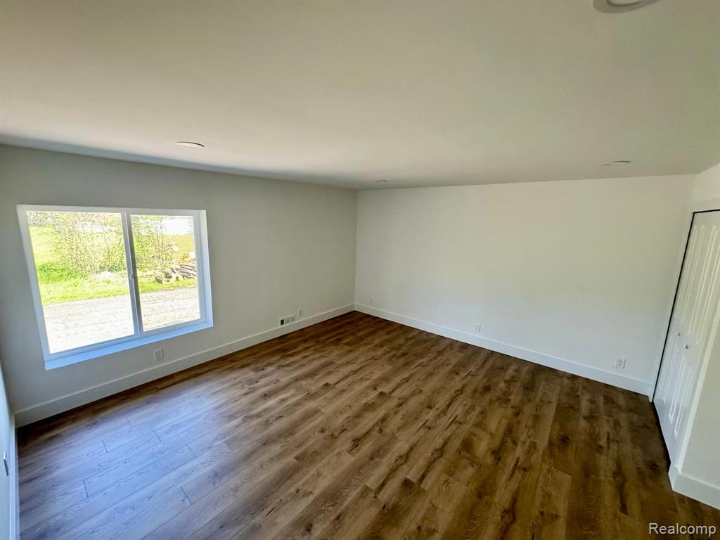 6560 NORTON Drive, Troy, MI 48085 — Photo 23