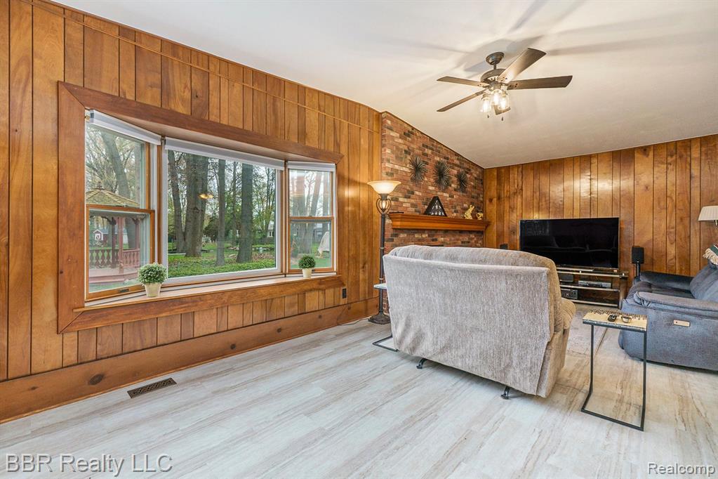 13842 HERITAGE Street, Riverview, MI 48193 — Photo 11