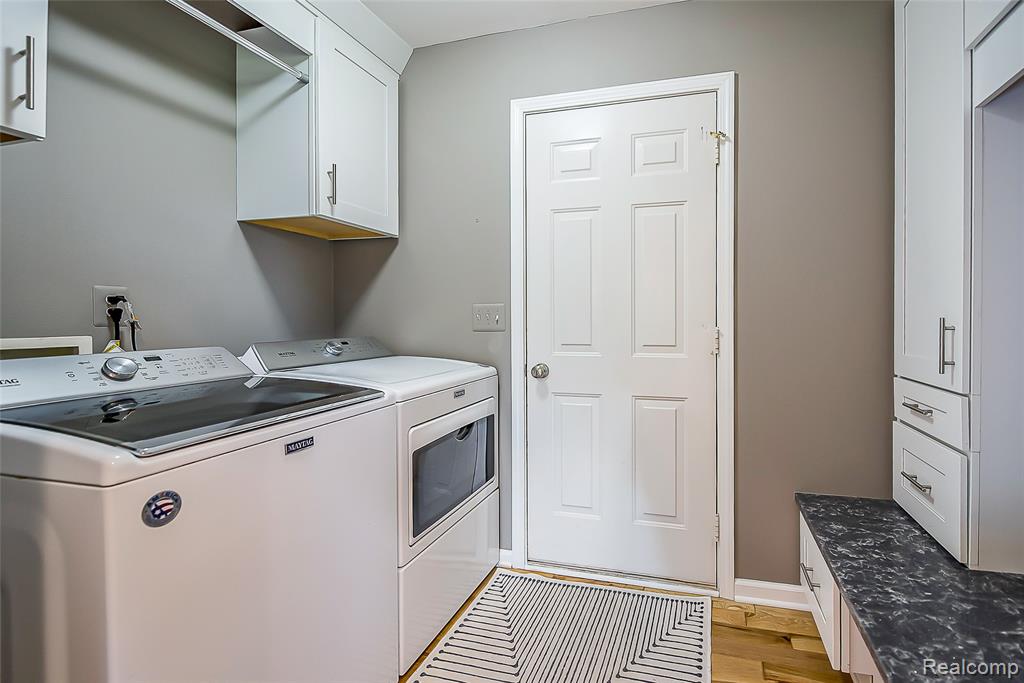 25823 Carriage Lane, South Lyon, MI 48178 — Photo 16