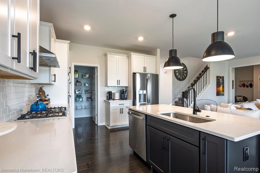 48229 Fieldstone Drive, Northville, MI 48168 — Photo 8