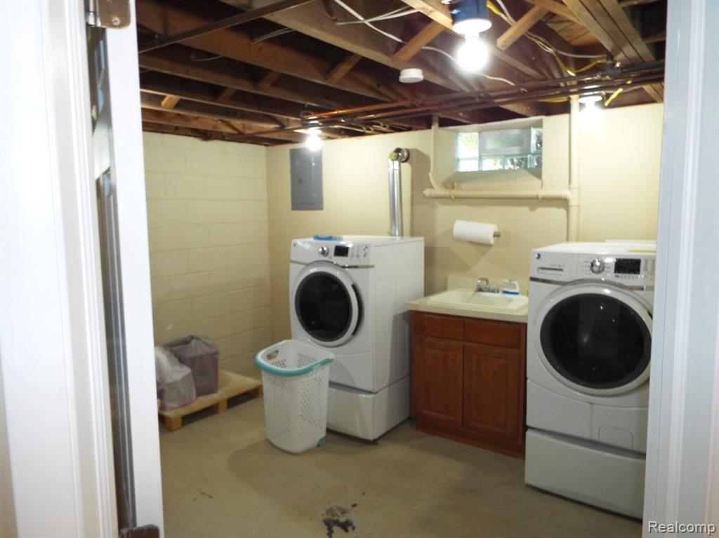 9996 Manor Avenue, Allen Park, MI 48101 — Photo 13