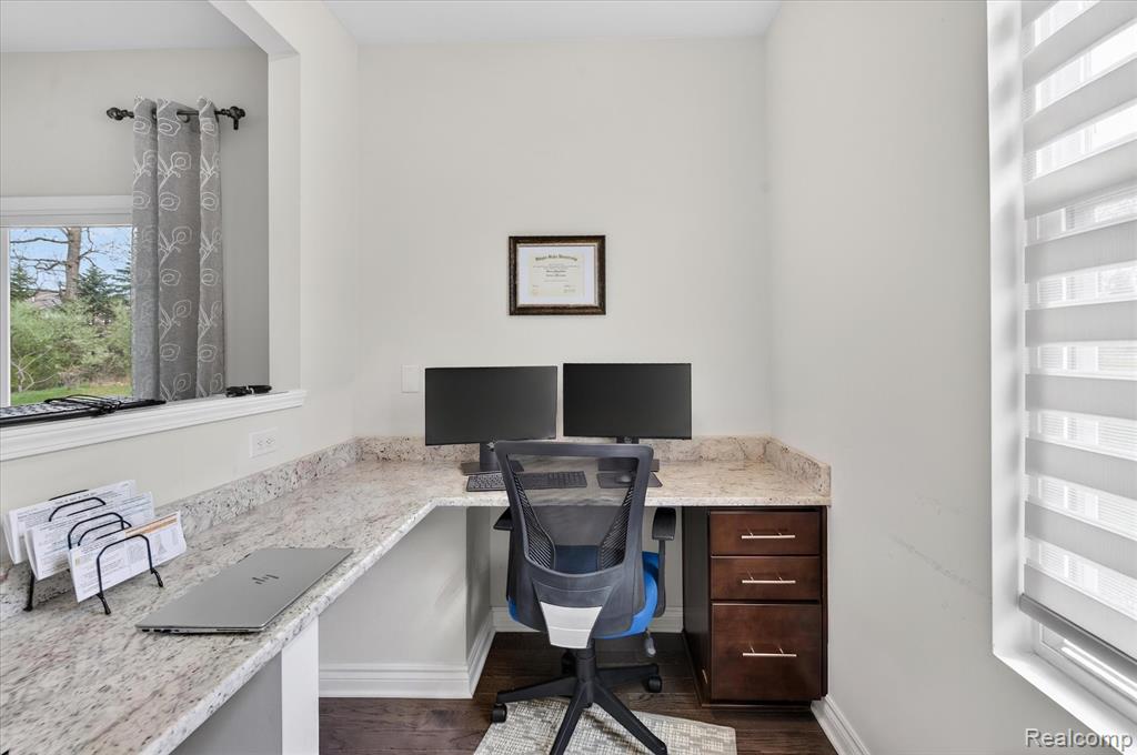 2942 Montgomery Circle, Walled Lake, MI 48390 — Photo 10