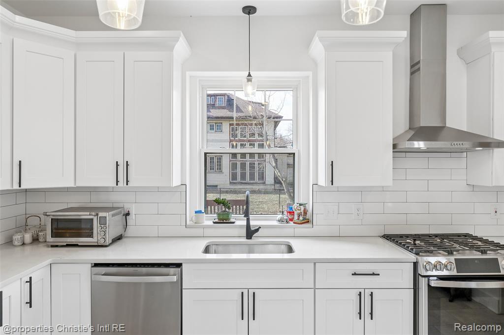 610 Chicago Boulevard, Detroit, MI 48202 — Photo 9