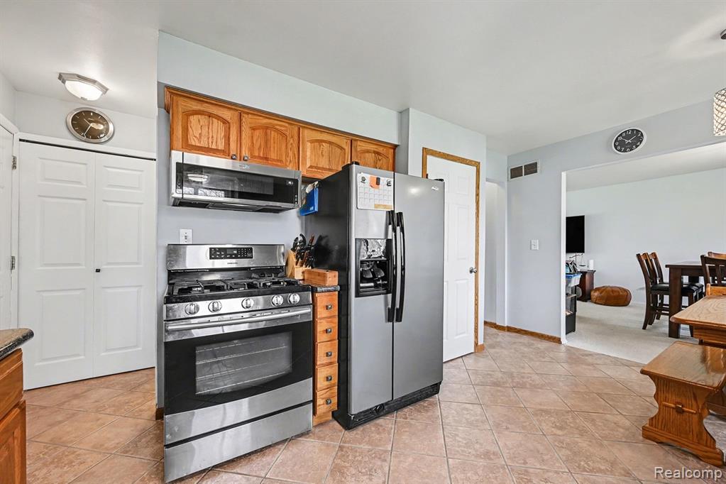 42942 Barchester Road, Canton, MI 48187 — Photo 10