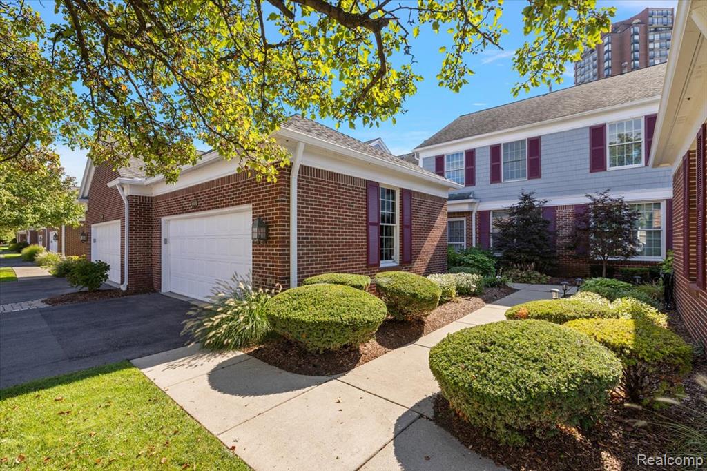 9000 Harbor Place Drive, Saint Clair Shores, MI 48080 — Photo 2