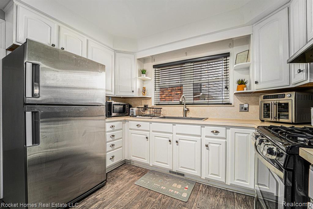 8731 Binney Drive, Warren, MI 48093 — Photo 13