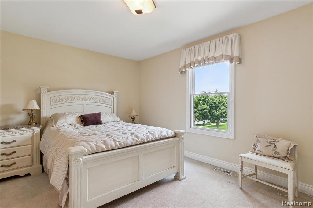 17712 PARKSHORE Drive, Northville, MI 48168 — Photo 54