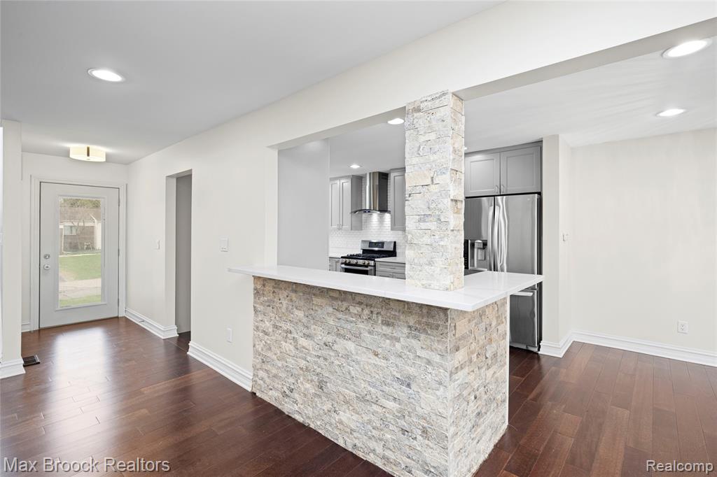 5324 Fairway Court, West Bloomfield, MI 48323 — Photo 18