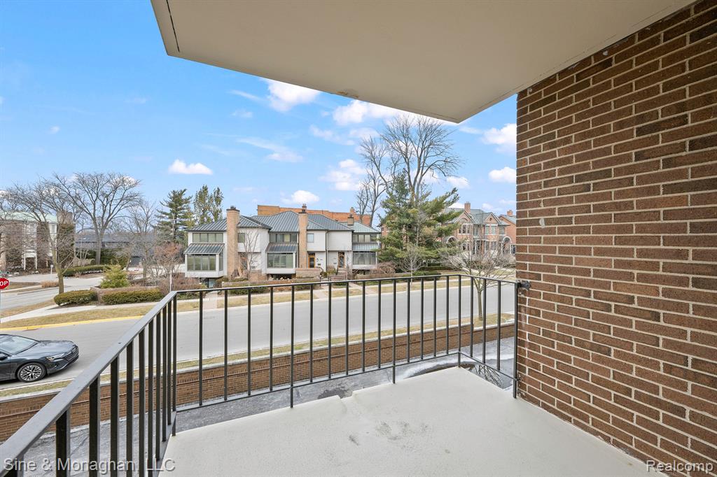 600 W BROWN Street, 102, Birmingham, MI 48009 — Photo 33