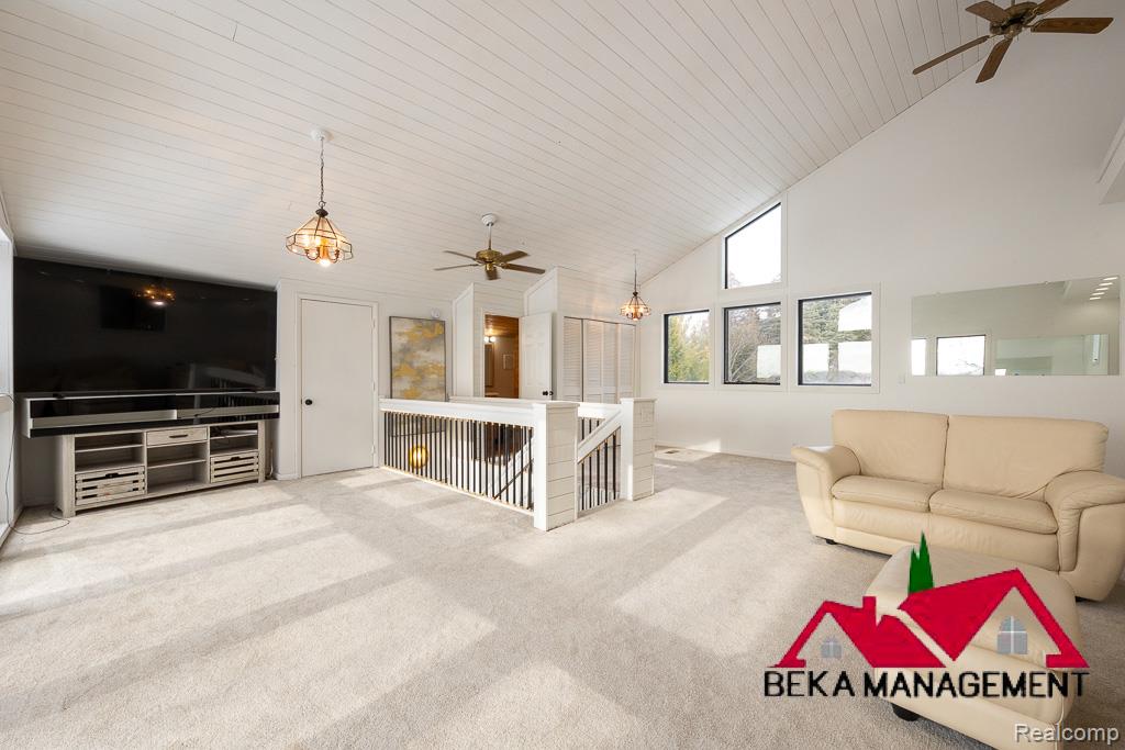 6005 Upper Straits Boulevard, West Bloomfield, MI 48324 — Photo 17