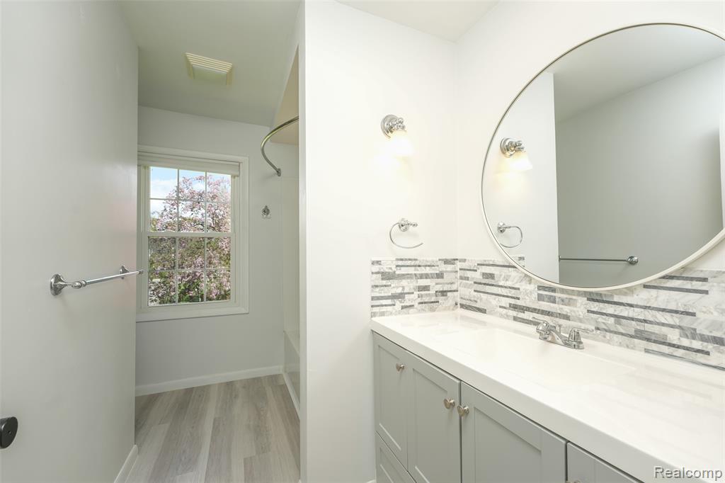 5390 Squires Manor Road, Jackson, MI 49201 — Photo 24