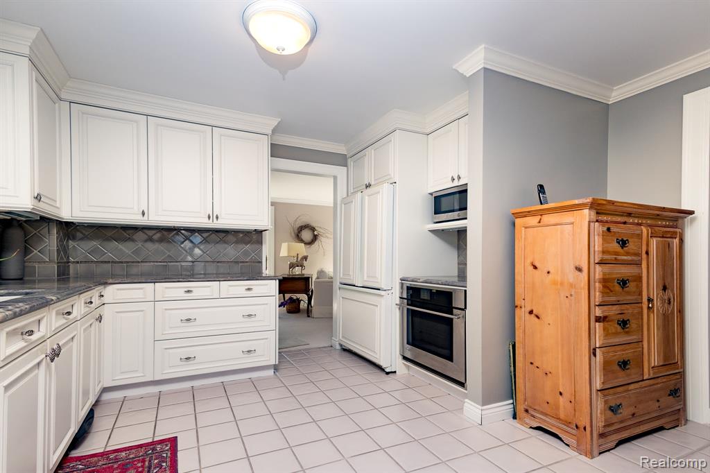 16329 Birwood Avenue, Beverly Hills, MI 48025 — Photo 11