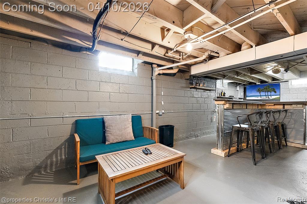 24658 Roanoke Avenue, Oak Park, MI 48237 — Photo 37