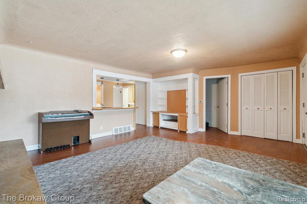 4212 LENNON Road, Flint, MI 48507 — Photo 52