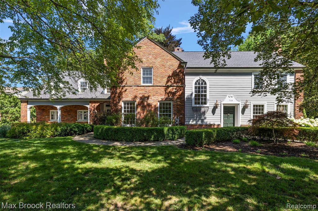 748 Waddington Street, Bloomfield Hills, MI 48301 — front exterior