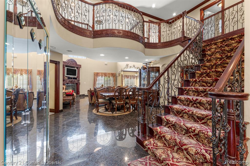 6318 Whitefield Street, Dearborn Heights, MI 48127 — Photo 30