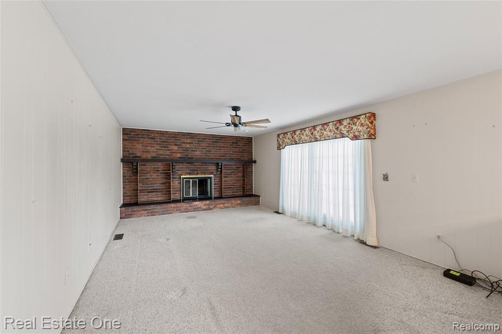 25574 Wilson Drive, Dearborn Heights, MI 48127 — Photo 24