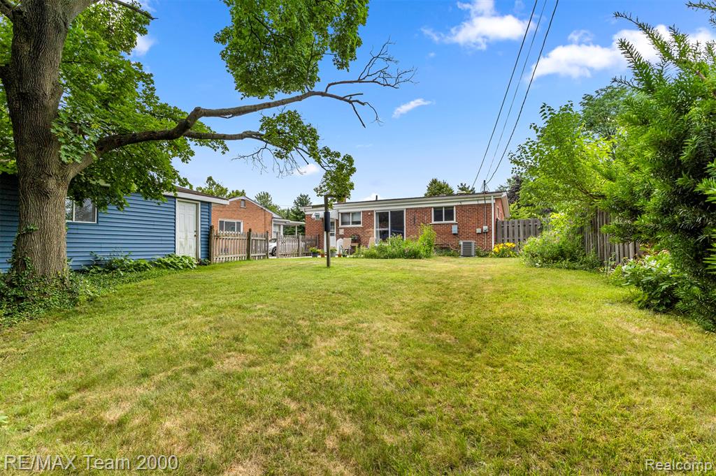 7396 N Charlesworth Street, Dearborn Heights, MI 48127 — Photo 3