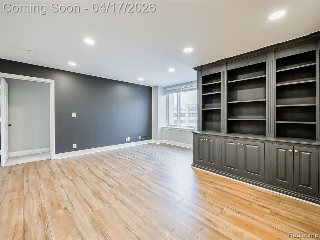 43000 12 Oaks Crescent Drive, 5022, Novi, MI 48377 — Photo 4