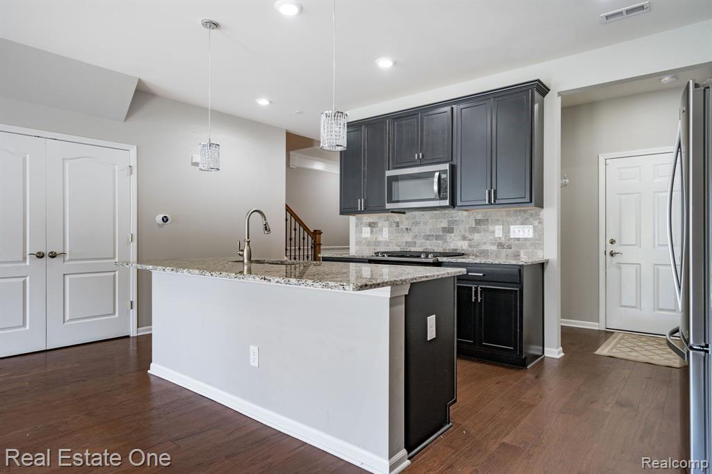 4896 BROOMFIELD Way, Lake Orion, MI — Photo 11