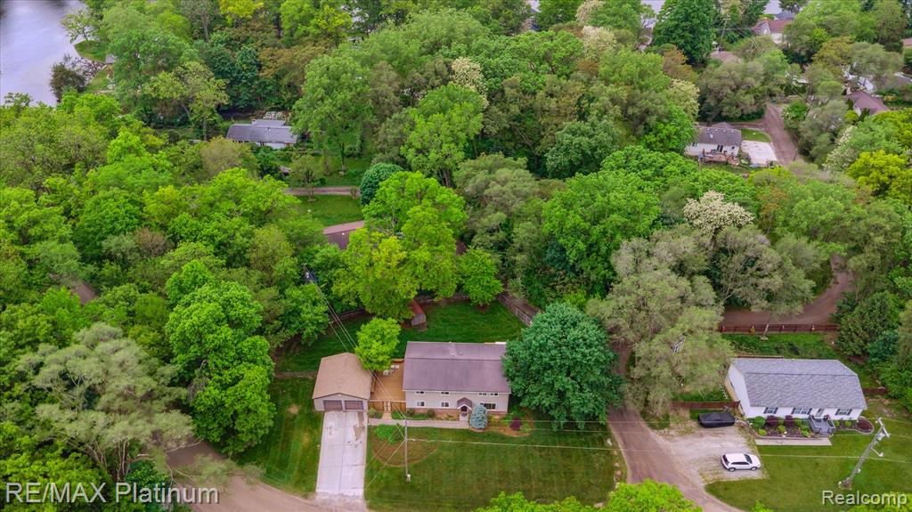 11520 WEIMAN Drive, Pinckney, MI 48169 — Photo 30