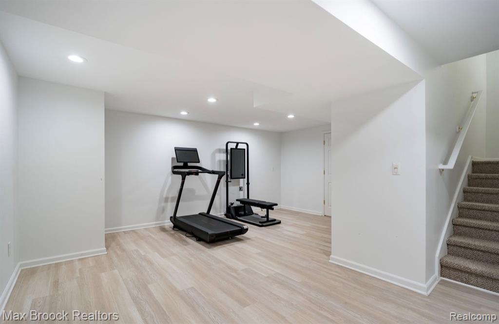 4344 Gateway Circle, West Bloomfield, MI — Photo 32