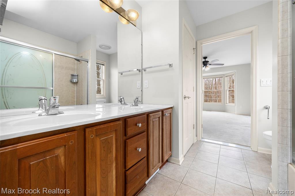 7083 Chatham Court, West Bloomfield, MI — Photo 59