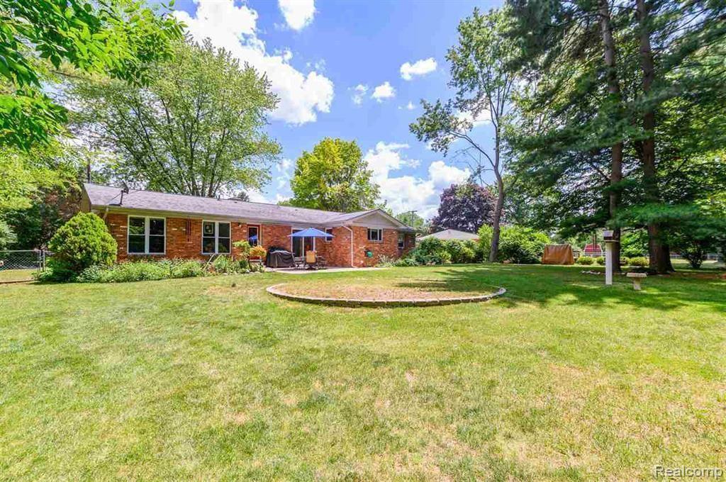 404 RIVER BEND Drive, Flushing, MI 48433 — Photo 3