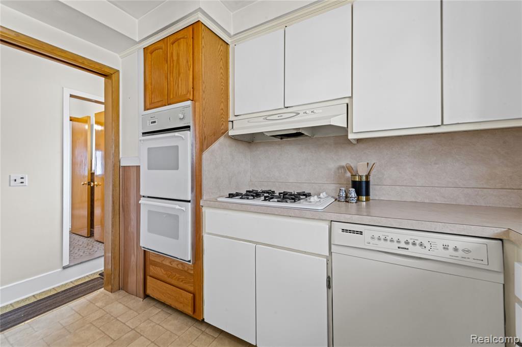 25629 Ridgeway Street, Dearborn Heights, MI 48127 — Photo 17