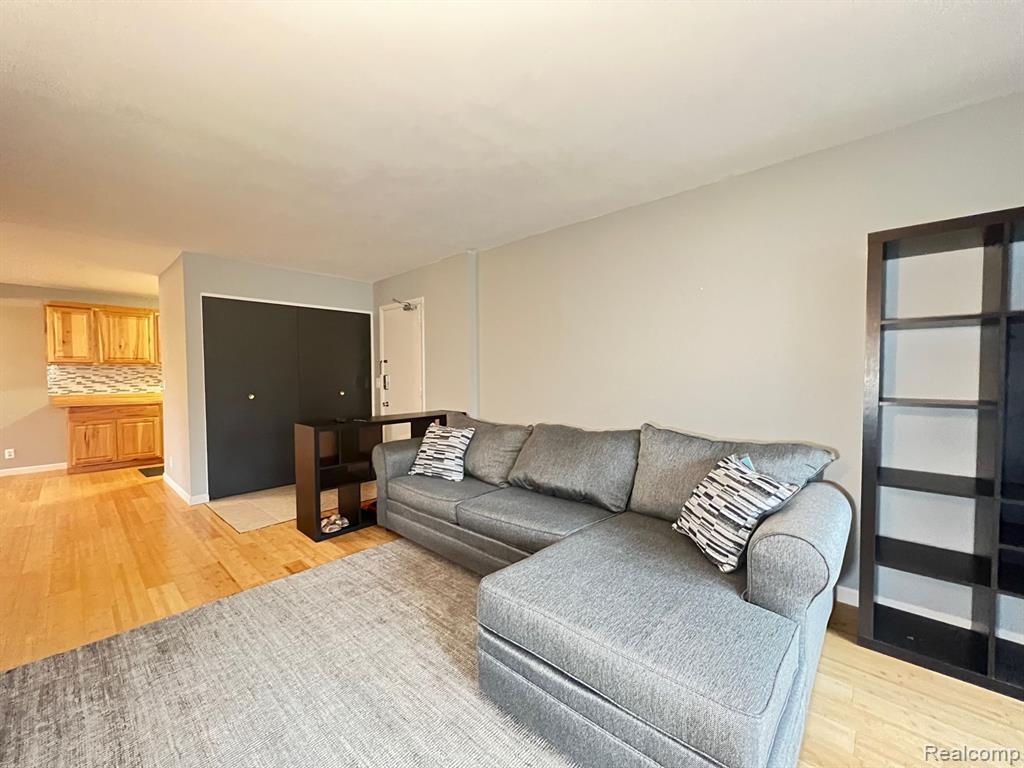2152 PAULINE Boulevard, Ann Arbor, MI 48103 — Photo 3