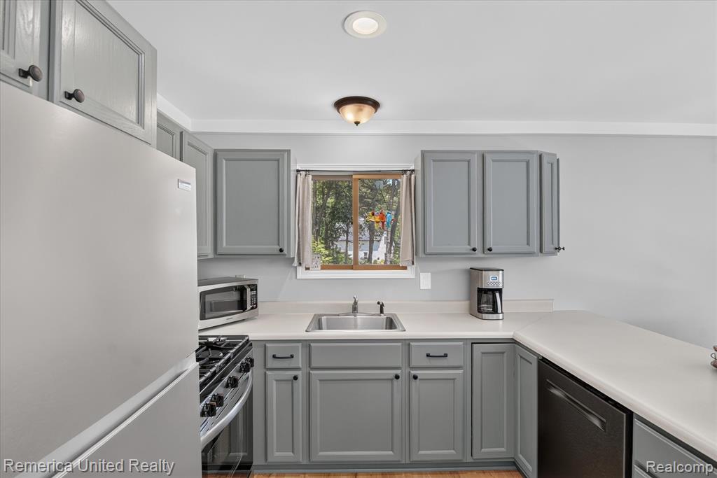 11521 Westshore Drive, Pinckney, MI 48169 — Photo 15