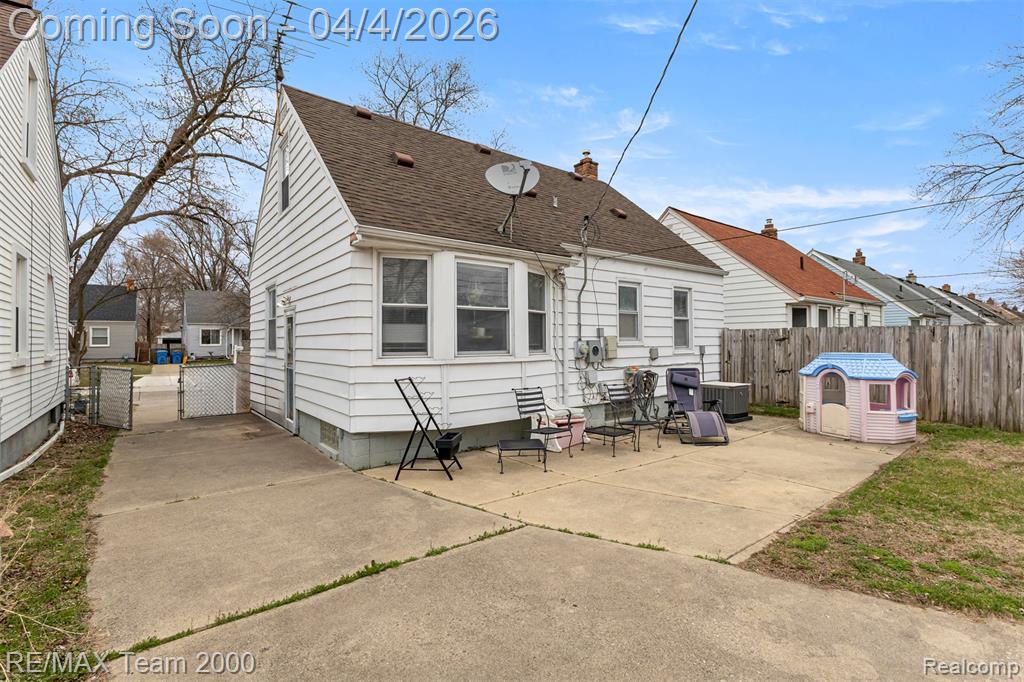 25521 Stanford Street, Dearborn Heights, MI 48125 — Photo 38