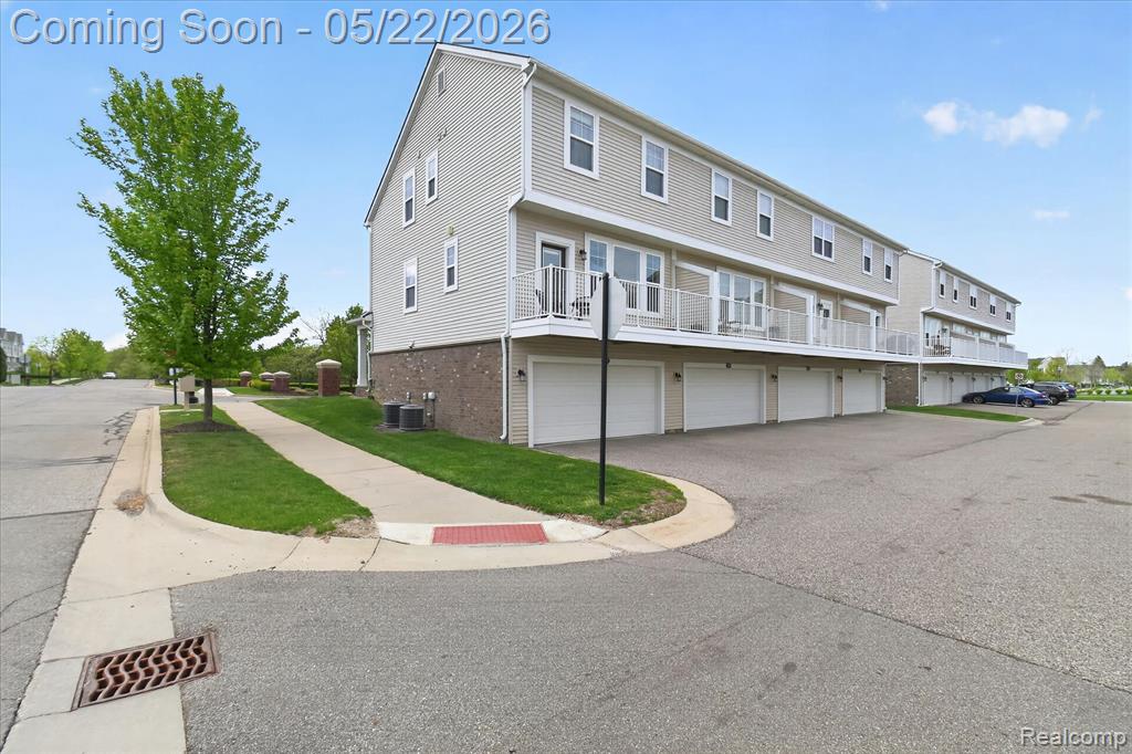 238 Center Boulevard, Wixom, MI 48393 — Photo 39