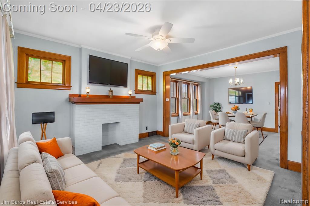 1053 Wayburn Street, Grosse Pointe, MI 48230 — Photo 2