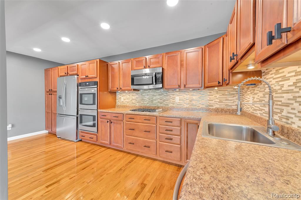 44416 Newburyport Drive, Canton, MI 48187 — Photo 12