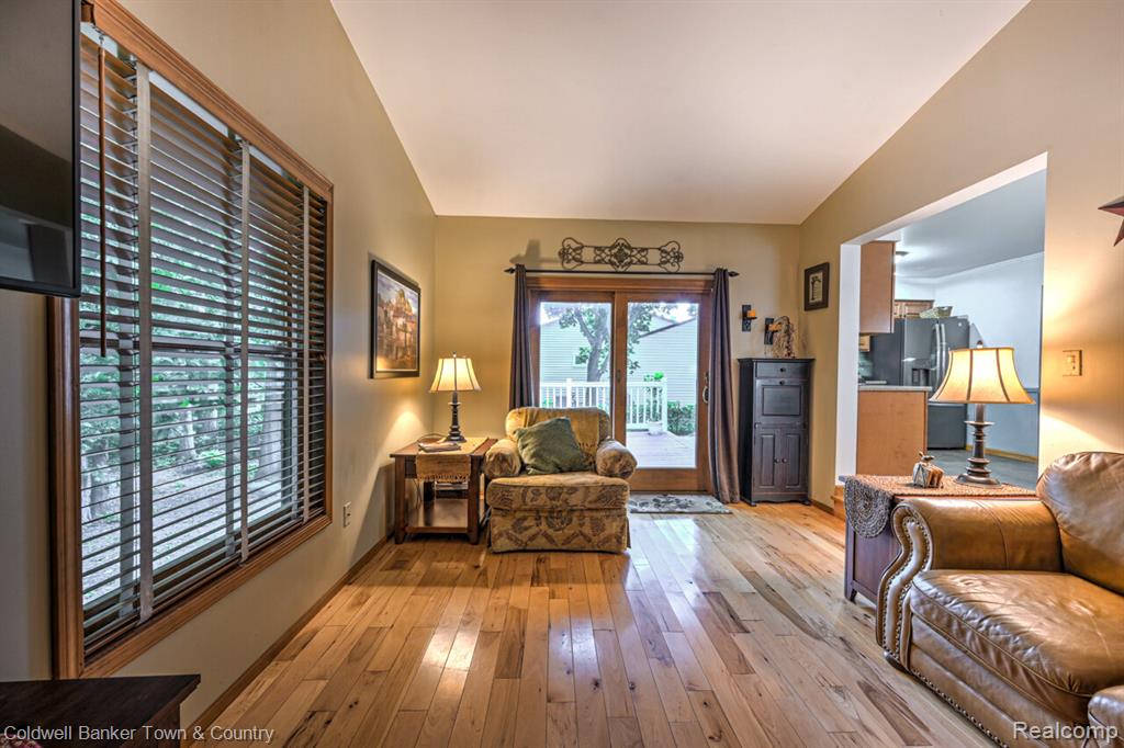 978 Oak Ridge Circle, Brighton, MI 48116 — Photo 19
