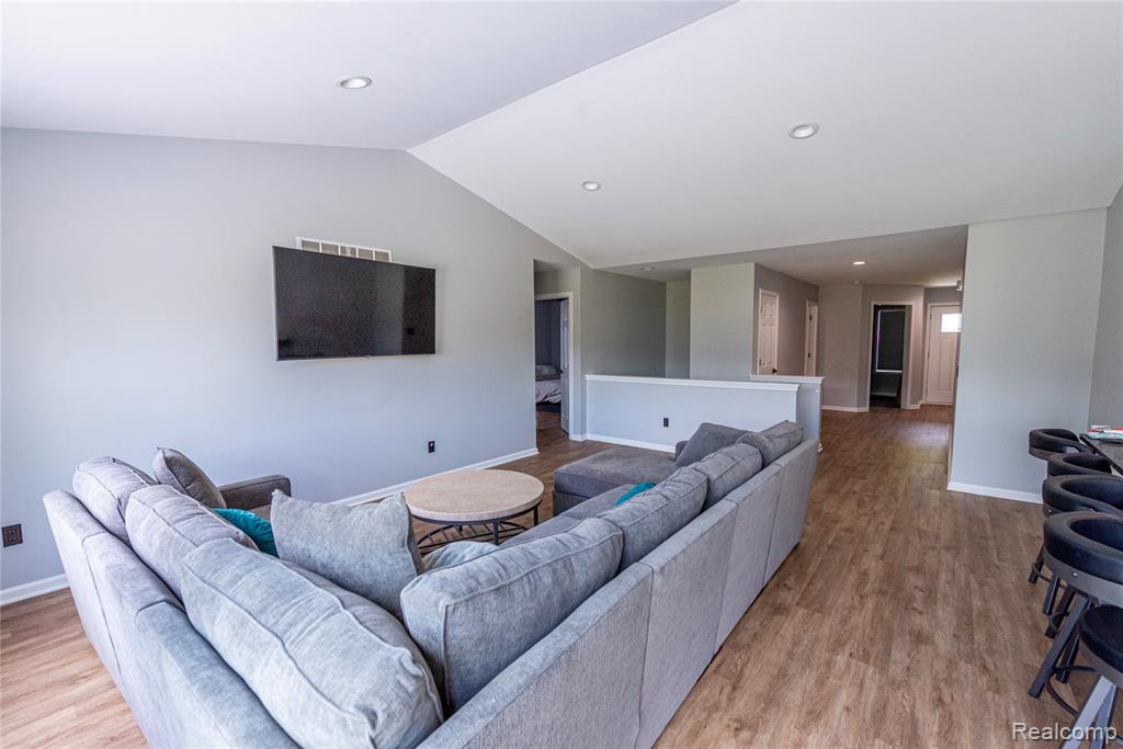 3982 Ontario Drive, Auburn Hills, MI 48326 — Photo 9