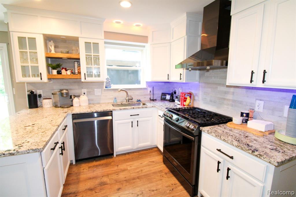 3193 RIVER MEADOW Circle, Canton, MI 48188 — Photo 7