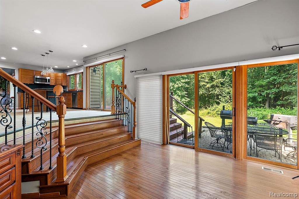 8398 ELKRUN Drive, Clarkston, MI 48348 — Photo 19