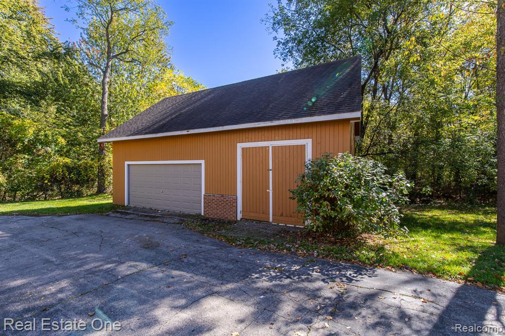 5690 White Lake Road, Clarkston, MI — Photo 83