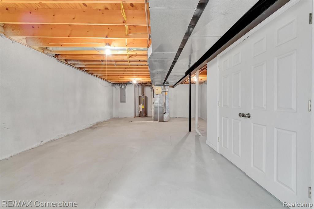 41899 CONNERWOOD Court, Canton, MI 48187 — Photo 45
