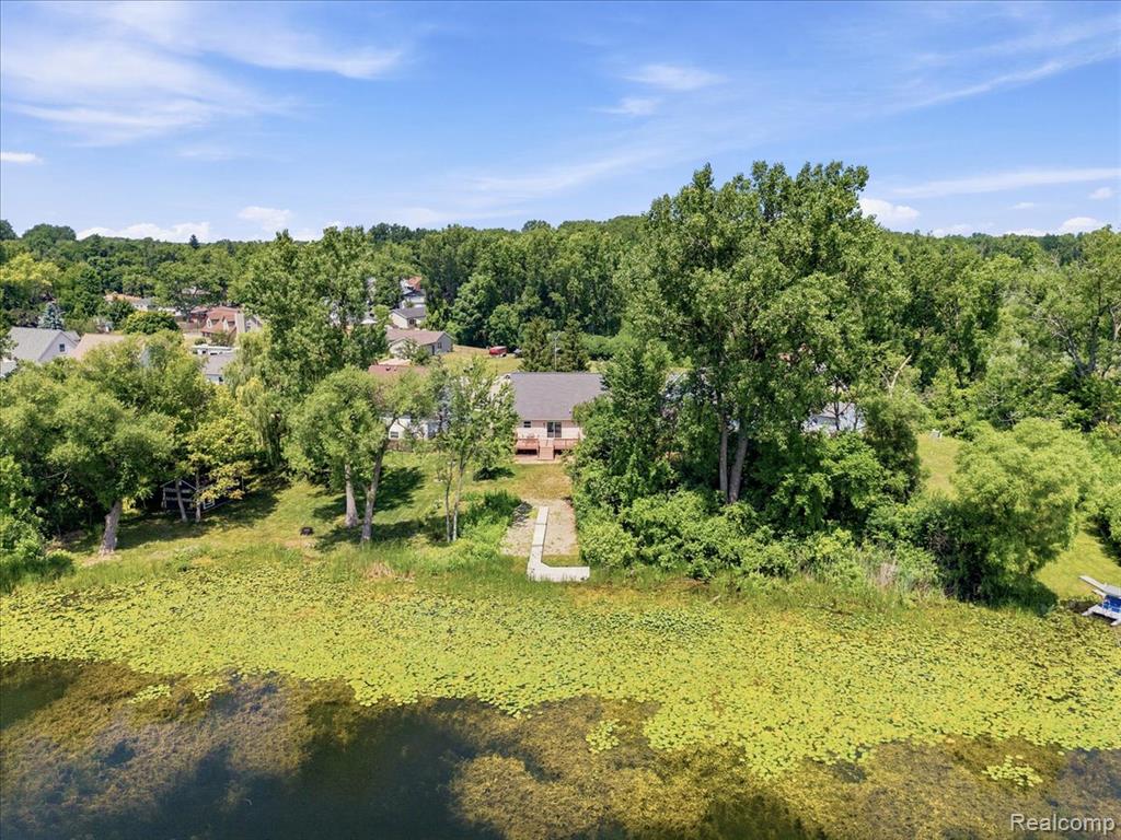 879 Barren Oaks Drive, Pontiac, MI 48341 — Photo 47