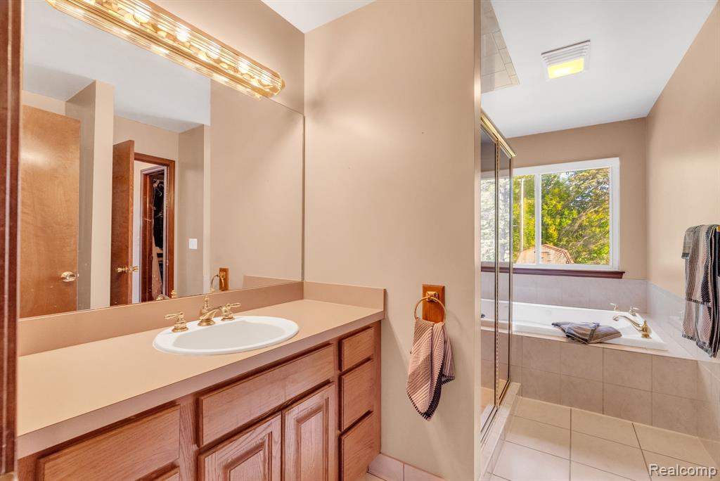 7730 Austere Drive, Waterford, MI 48329 — Photo 18